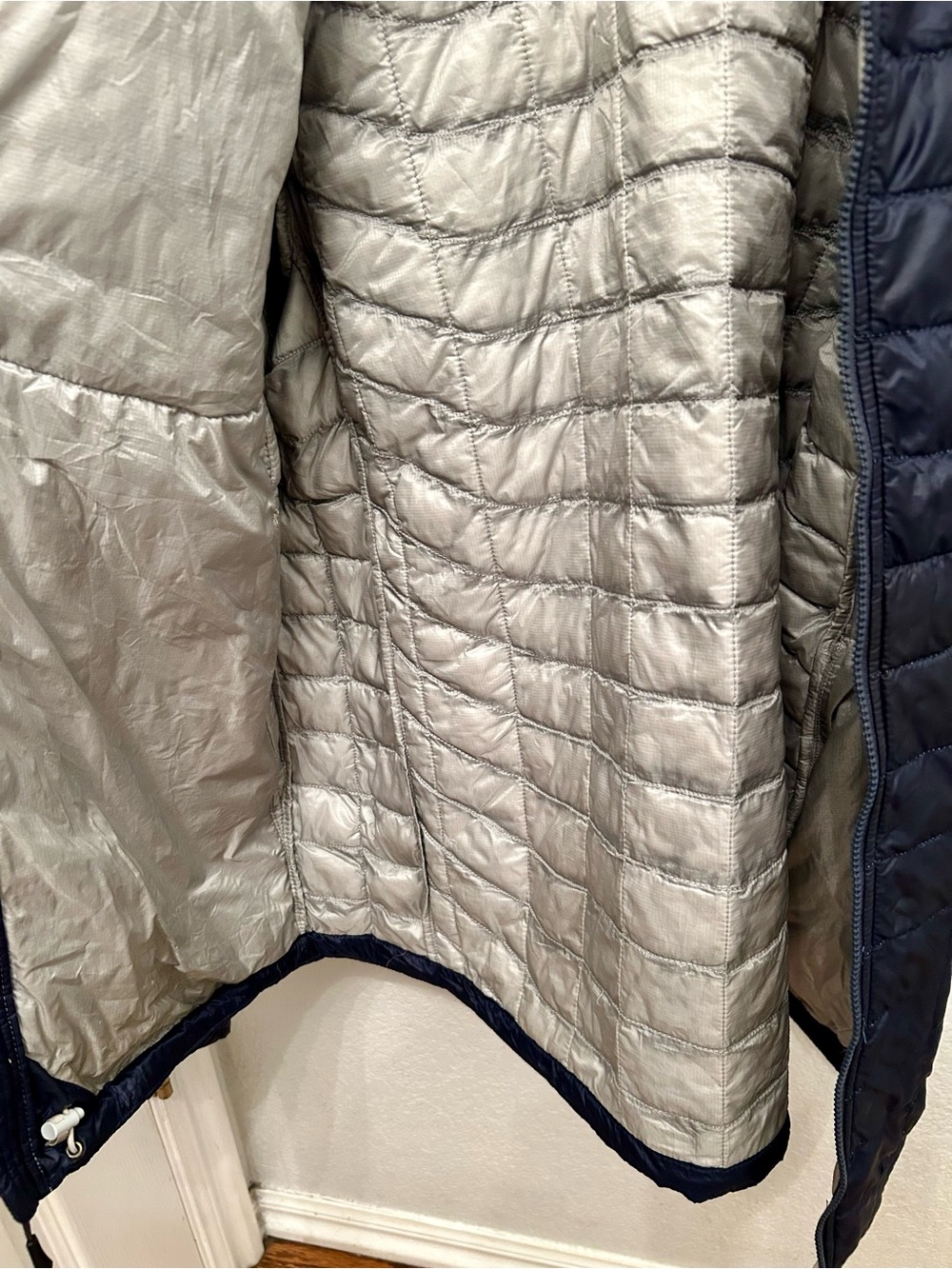 The North Face Men's Navy Quilted Packable Puffer Jacket - Picture 9 of 12